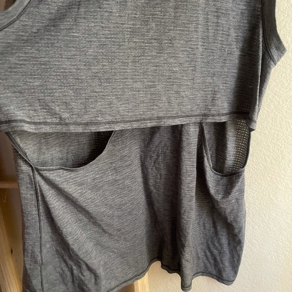 lululemon tank - Picture 3 of 4